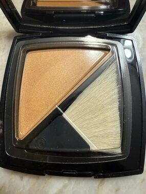 Chanel Contour Color 
Gold Dust